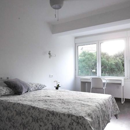Carihuela Beach Suite Apartment Torremolinos Exteriör bild