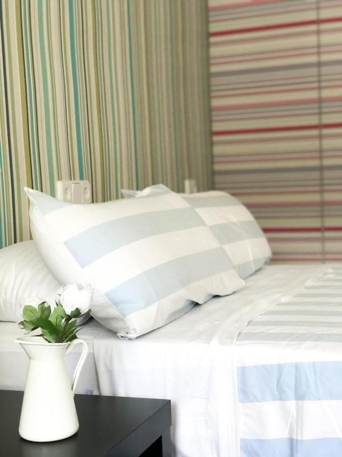 Carihuela Beach Suite Apartment Torremolinos Exteriör bild