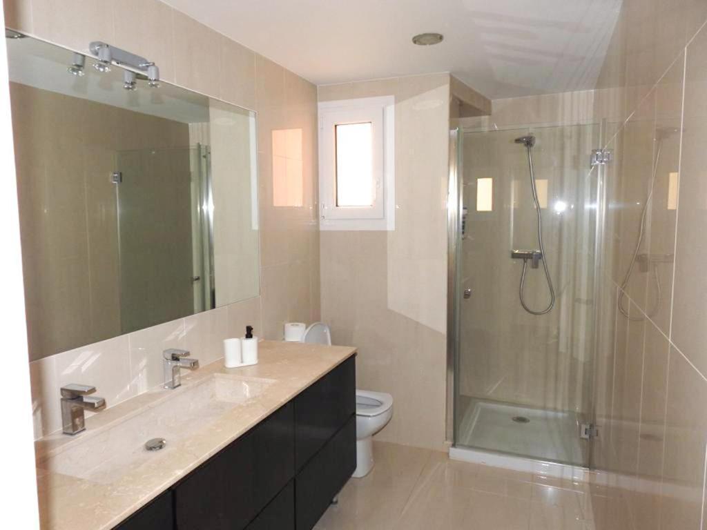 Carihuela Beach Suite Apartment Torremolinos Exteriör bild