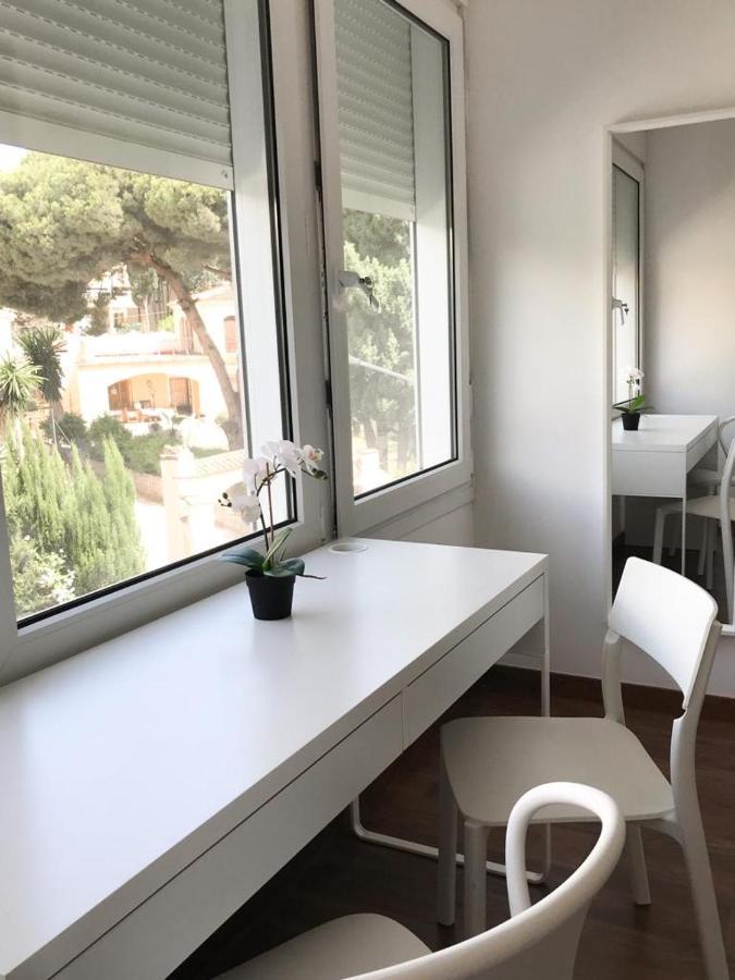 Carihuela Beach Suite Apartment Torremolinos Exteriör bild