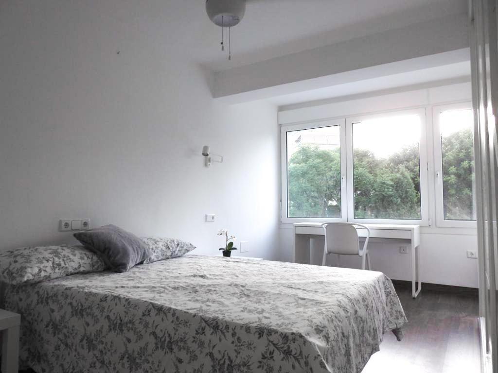 Carihuela Beach Suite Apartment Torremolinos Exteriör bild
