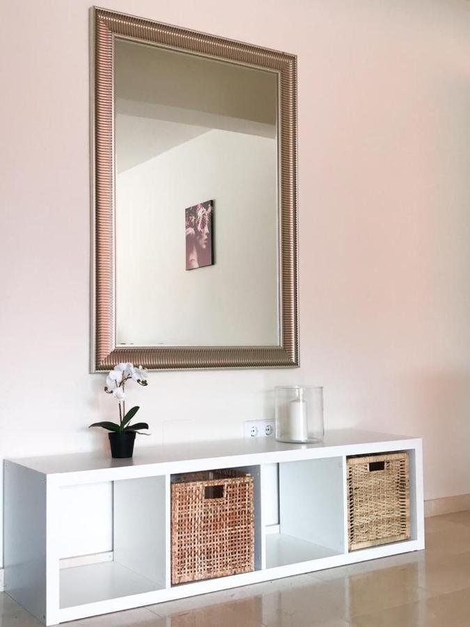 Carihuela Beach Suite Apartment Torremolinos Exteriör bild